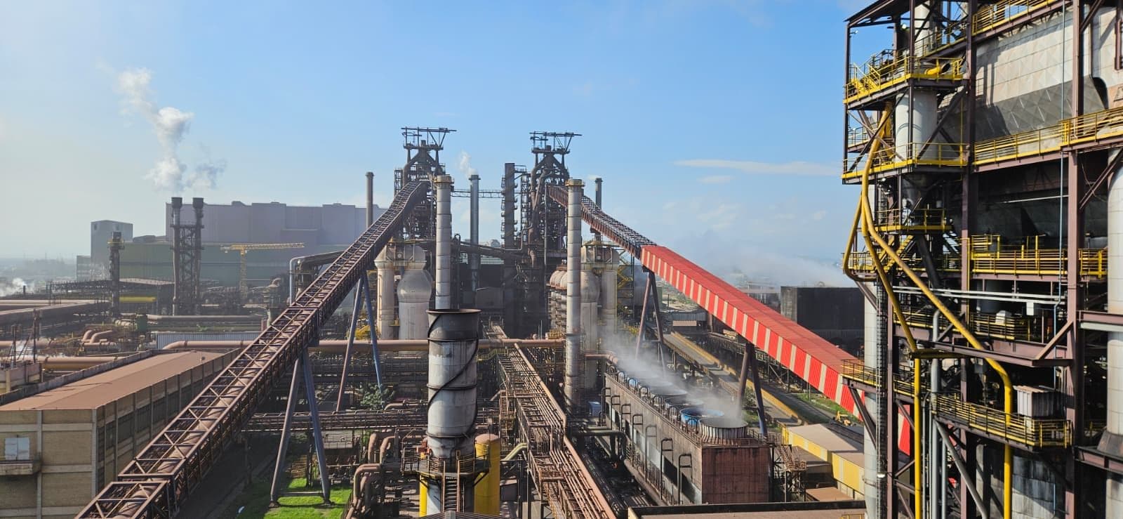 Real-time continuous analysis in iron and steel production